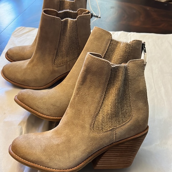 Sofft Tara Barley Suede Booties. - Picture 8 of 11